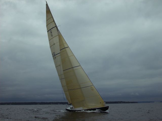 VICTORY-83 UPWIND